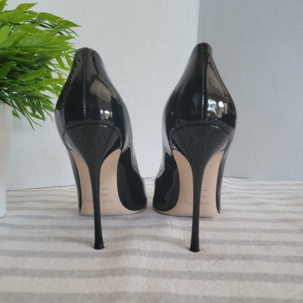 Sergio Rossi Godiva Black Patent Pumps - Picture 9 of 15